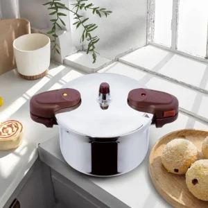 Eco Friendly Induction Cookerware 304 Stainless Steel 6 Liter Pressure Cooker Wood Hand Grip