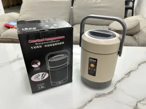 Plastic Triple Tier Bento Box for Students and White collar Workers Insulated 1 3L Heatable Leak proof Lunch Box with Lids